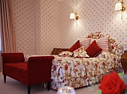 изготовление кровати для отеля